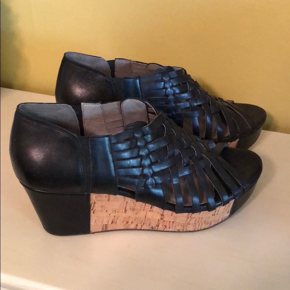 Chocolate Blu Black wedges